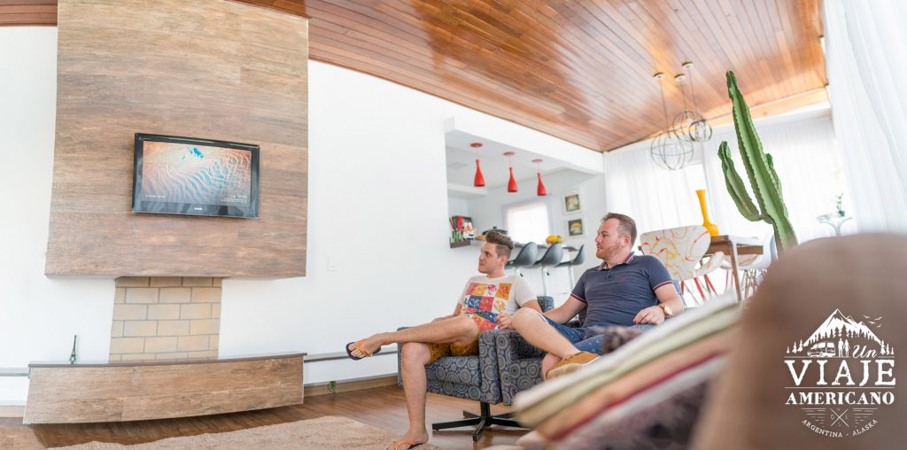 Pareja Casa Feliz